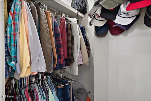 $327,500 | 561 North Spring Lake Circle, Terry, MS 39170