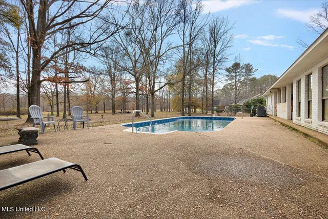 $327,500 | 561 North Spring Lake Circle, Terry, MS 39170