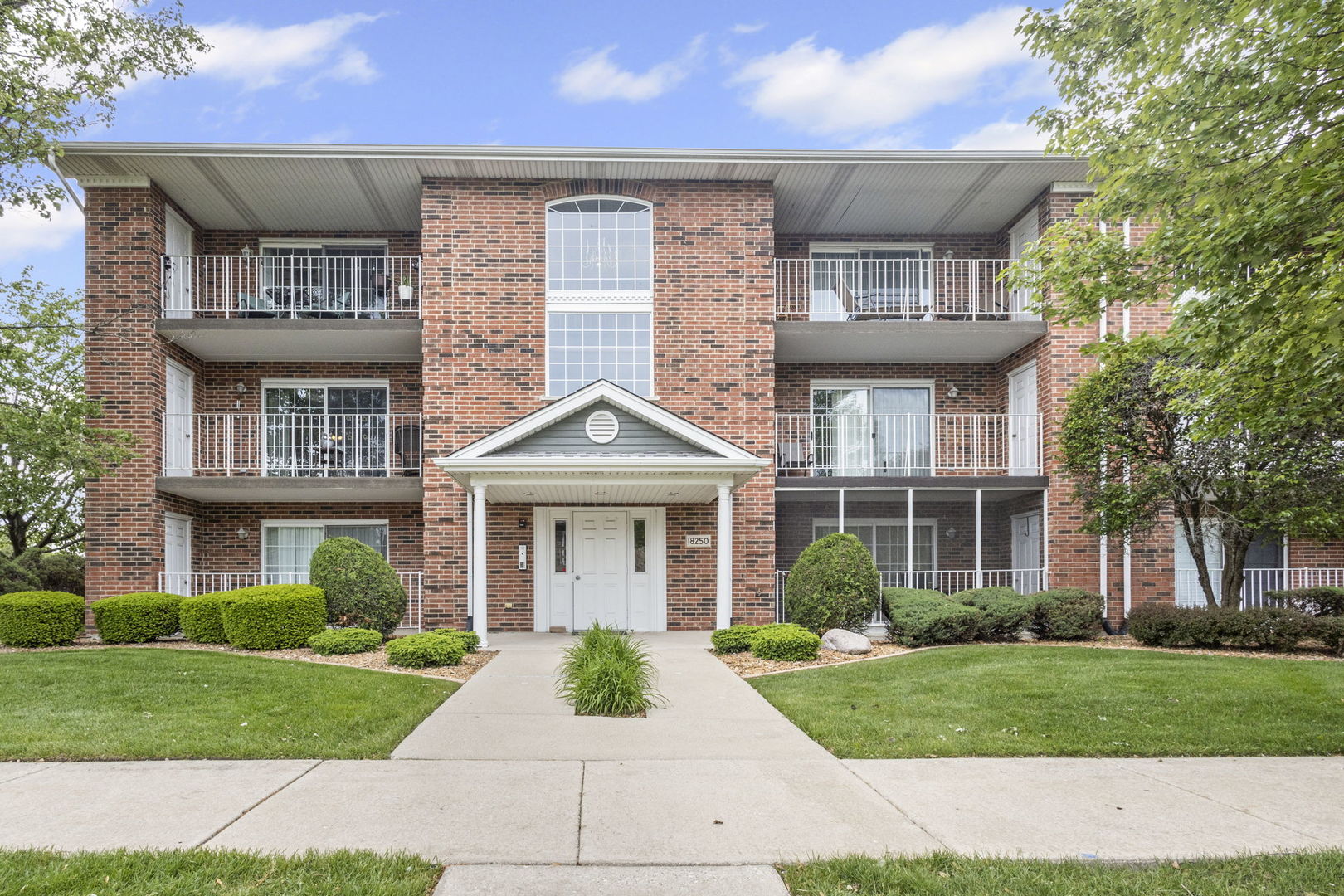 18250 Eagle Drive, Unit 3S Tinley Park, IL 60477 - Photo 2 of 21