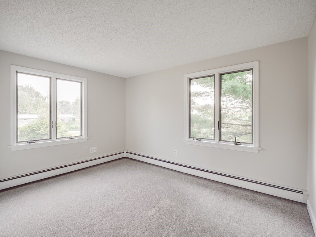 100 Red Gate Road Tyngsboro, MA 01879 - Photo 12 of 42 Gallery Image 12