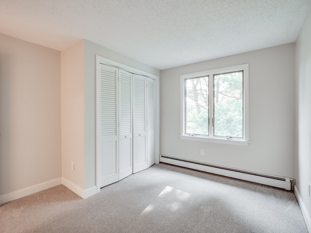 100 Red Gate Road Tyngsboro, MA 01879 - Photo 15 of 42 Gallery Image 15