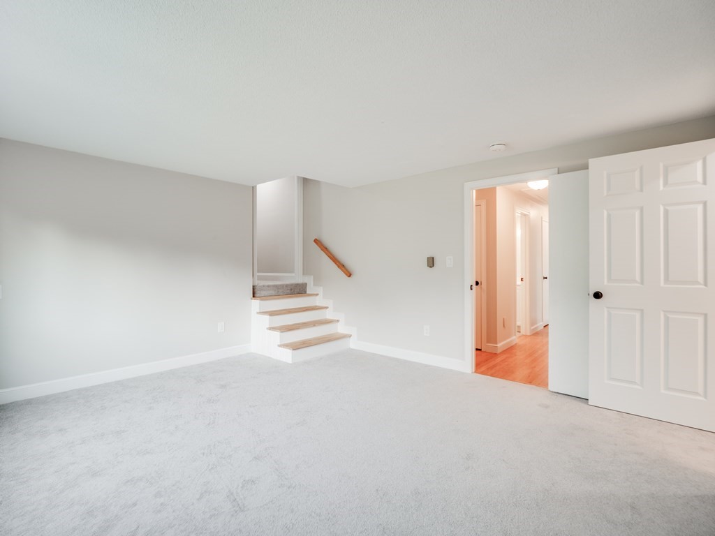 100 Red Gate Road Tyngsboro, MA 01879 - Photo 19 of 42 Gallery Image 19