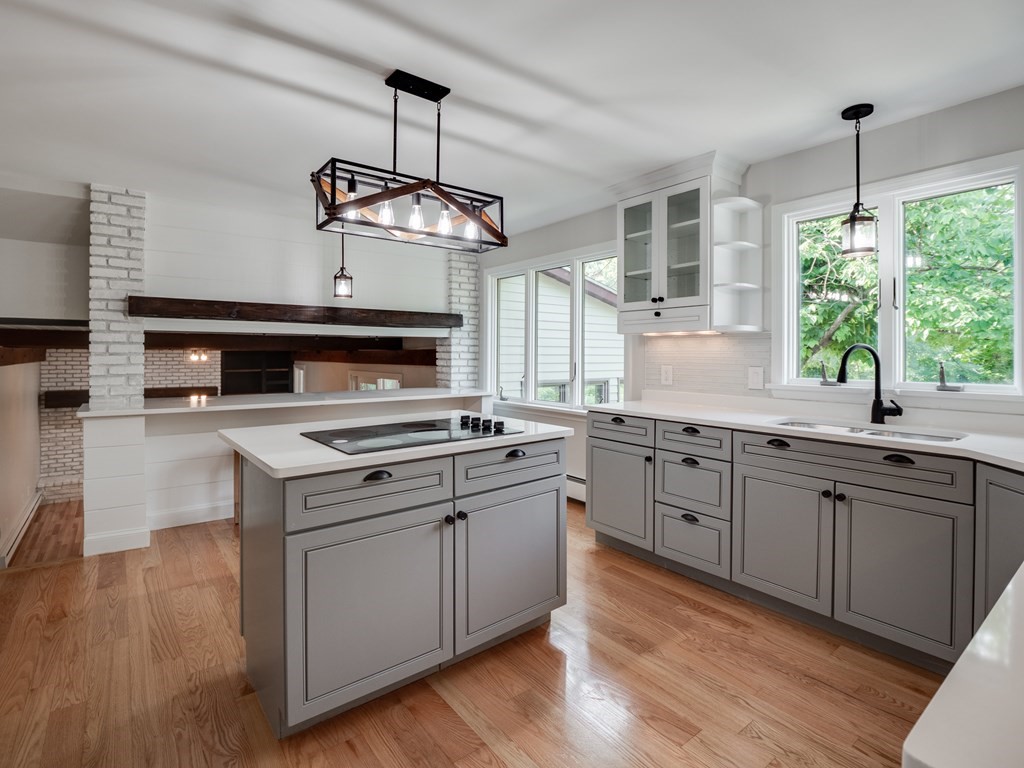 100 Red Gate Road Tyngsboro, MA 01879 - Photo 2 of 42 Gallery Image 2