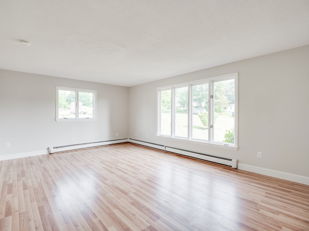 100 Red Gate Road Tyngsboro, MA 01879 - Photo 24 of 42 Gallery Image 24