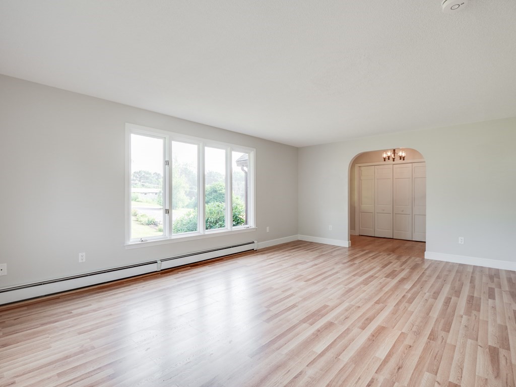 100 Red Gate Road Tyngsboro, MA 01879 - Photo 26 of 42 Gallery Image 26