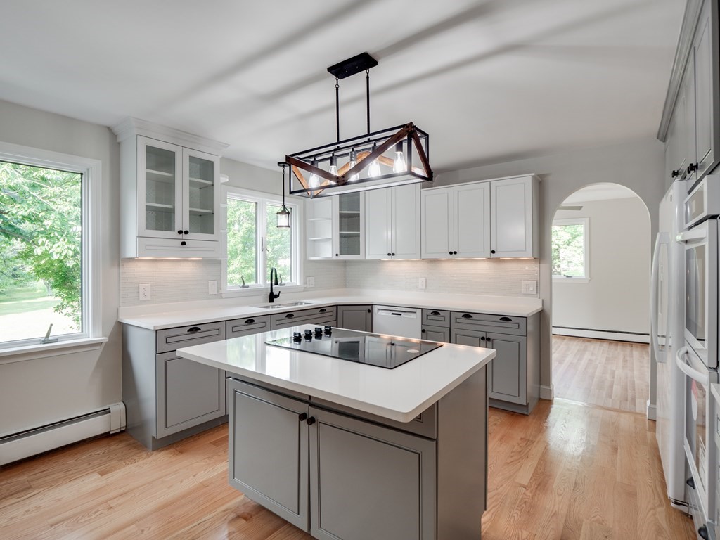 100 Red Gate Road Tyngsboro, MA 01879 - Photo 4 of 42 Gallery Image 4