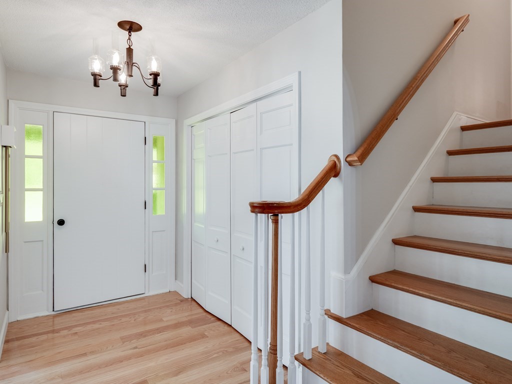 100 Red Gate Road Tyngsboro, MA 01879 - Photo 6 of 42 Gallery Image 6