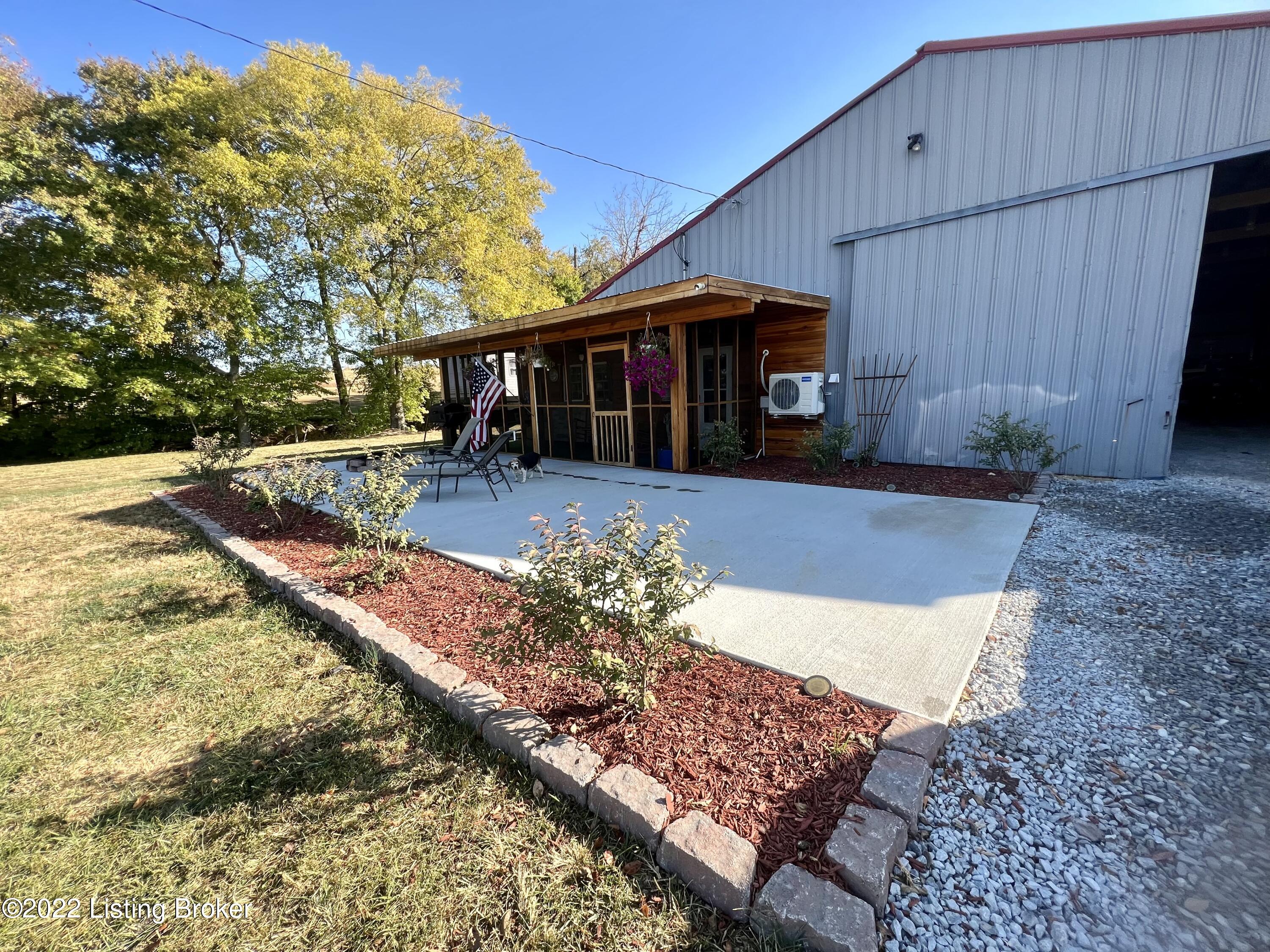205 Alvin Brooks Road Buffalo, KY 42716 - Photo 9 of 41 B91E9C24-CF22-47F7-95ED-AD36324F3C8A
