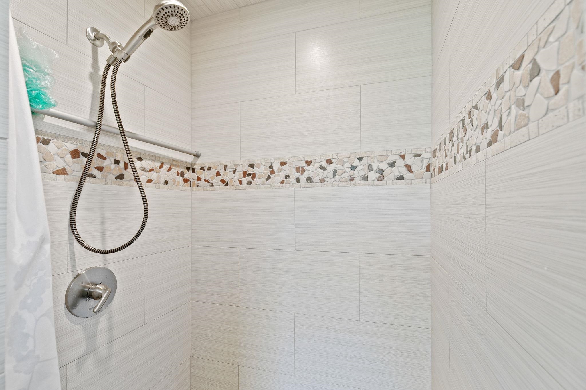 13017 5th Street Lillian, AL 36549 - Photo 21 of 58 Bathroom