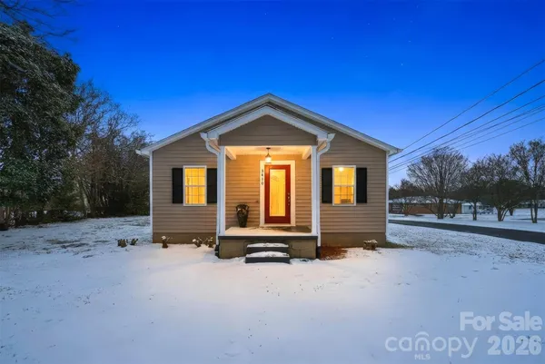 $185,000 | 3410 25th Avenue Northeast, Hickory, NC 28601