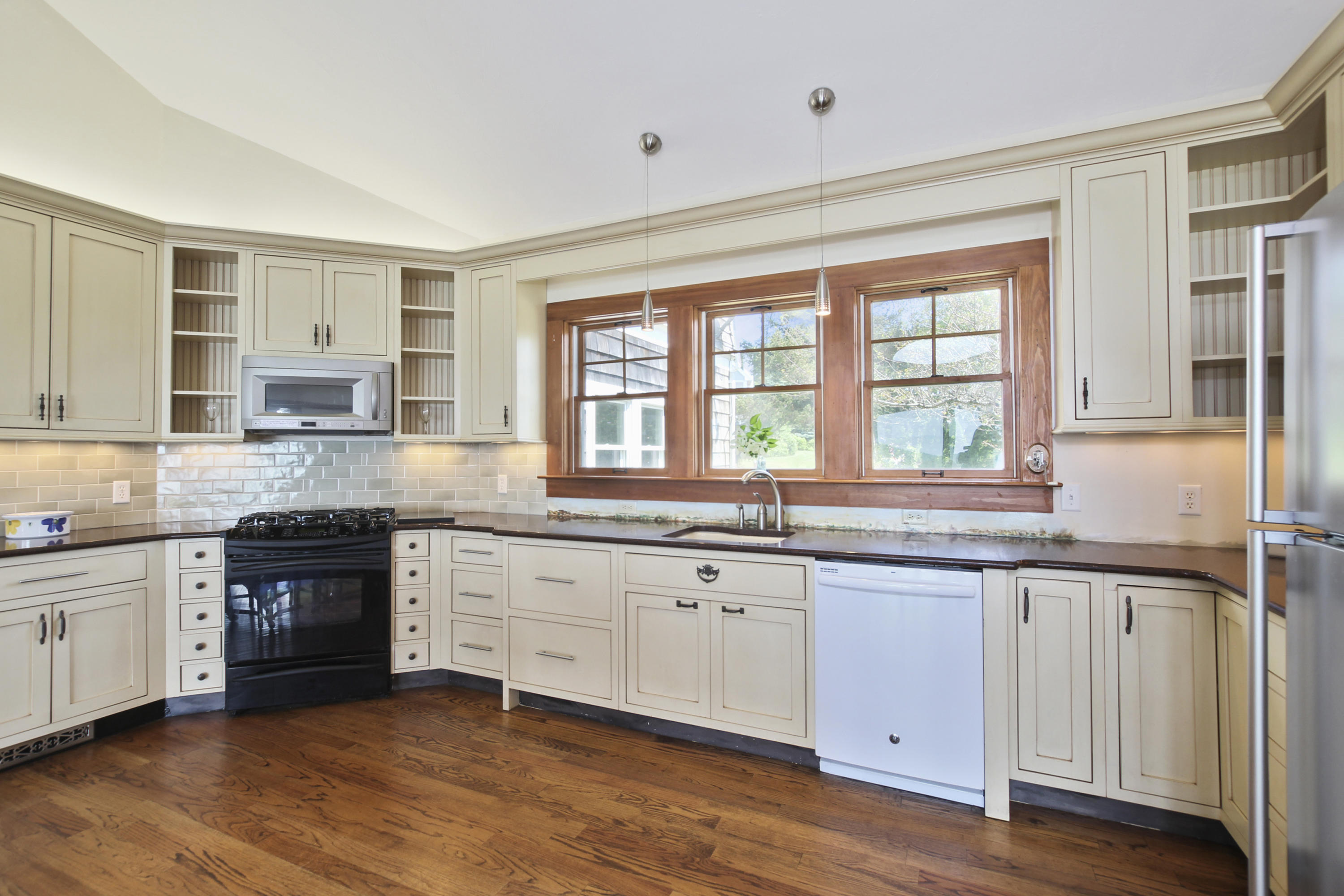 53 Bryant Point Road North Falmouth, MA 02556 - Photo 10 of 28 008-photo-kitchen-7216268