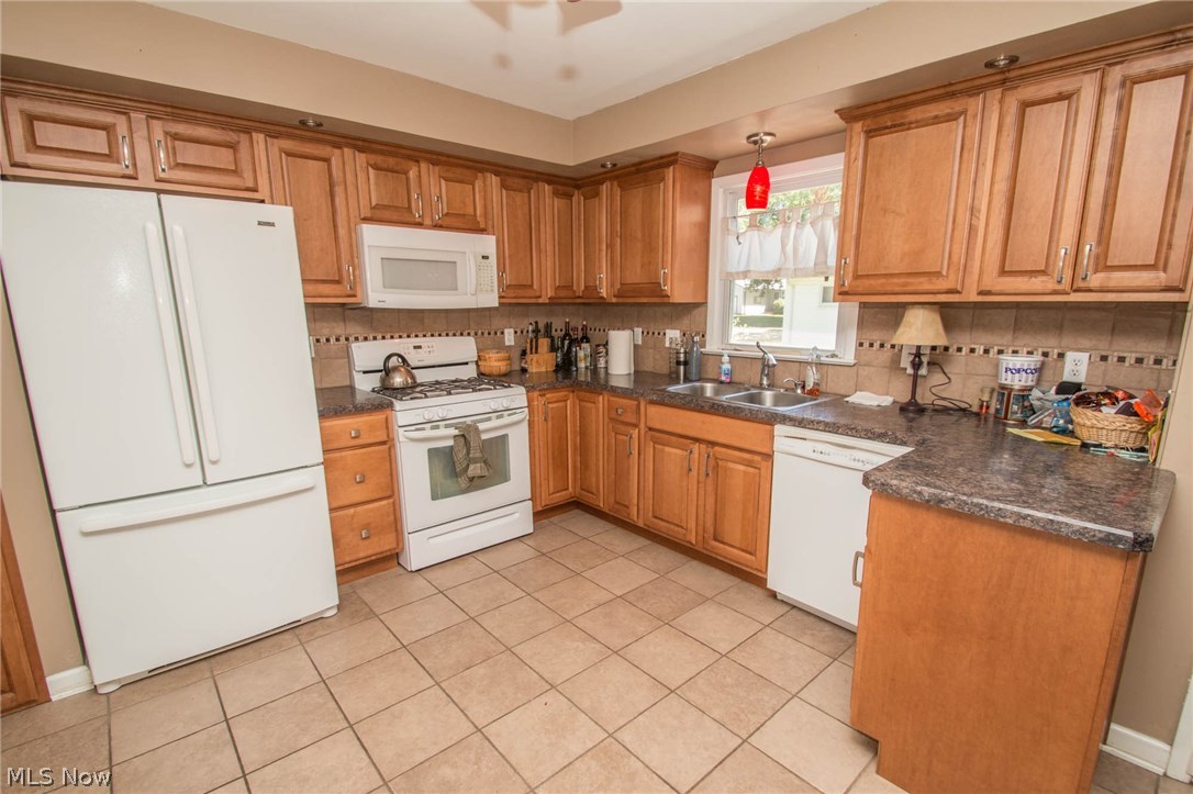 1159 Haverston Road Cleveland, OH 44124 - Photo 10 of 28