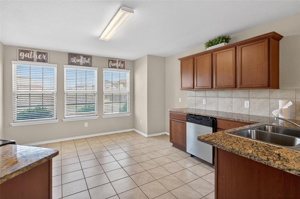2256 Spring Hollow Drive Lancaster, TX 75134 - Photo 12 of 34