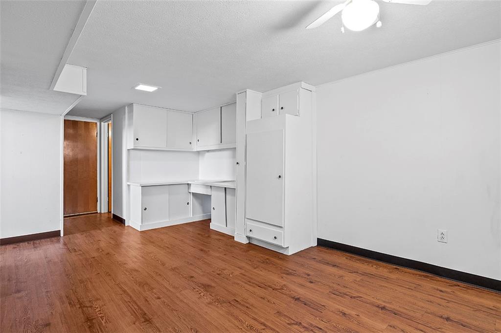 189 Parkedge Road Pittsburgh, PA 15220 - Photo 14 of 22 Gallery Image 14
