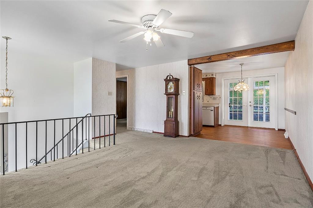 189 Parkedge Road Pittsburgh, PA 15220 - Photo 5 of 22 Gallery Image 5