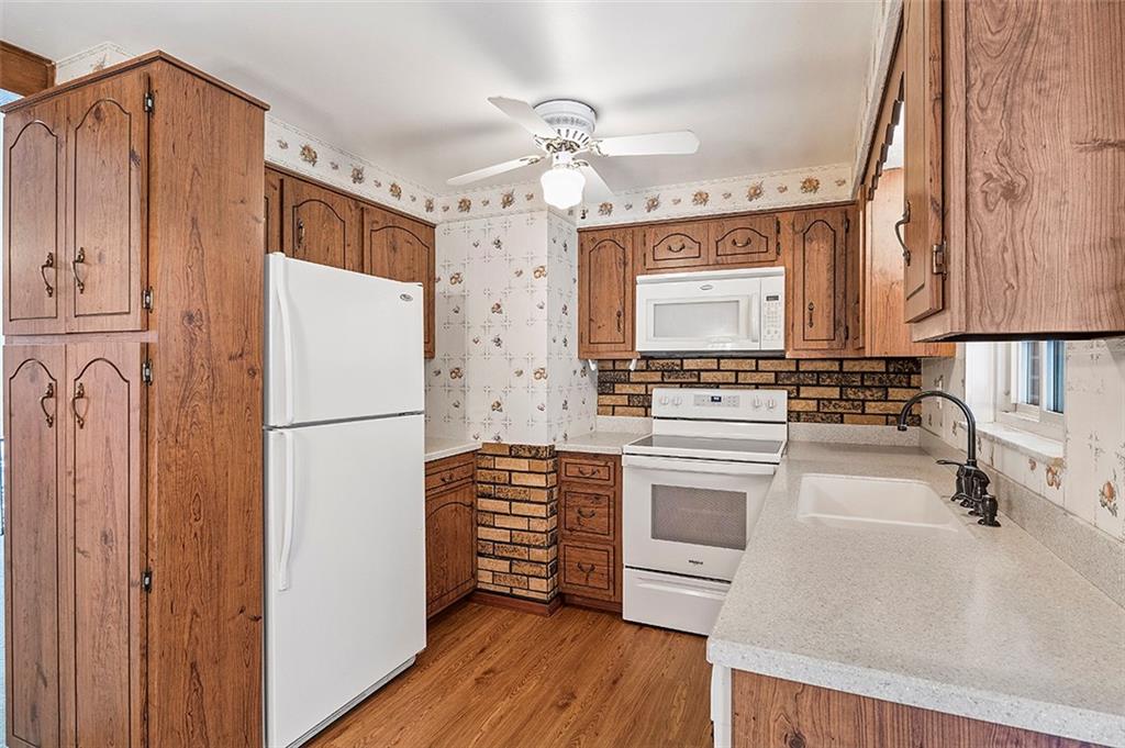 189 Parkedge Road Pittsburgh, PA 15220 - Photo 8 of 22 Gallery Image 8