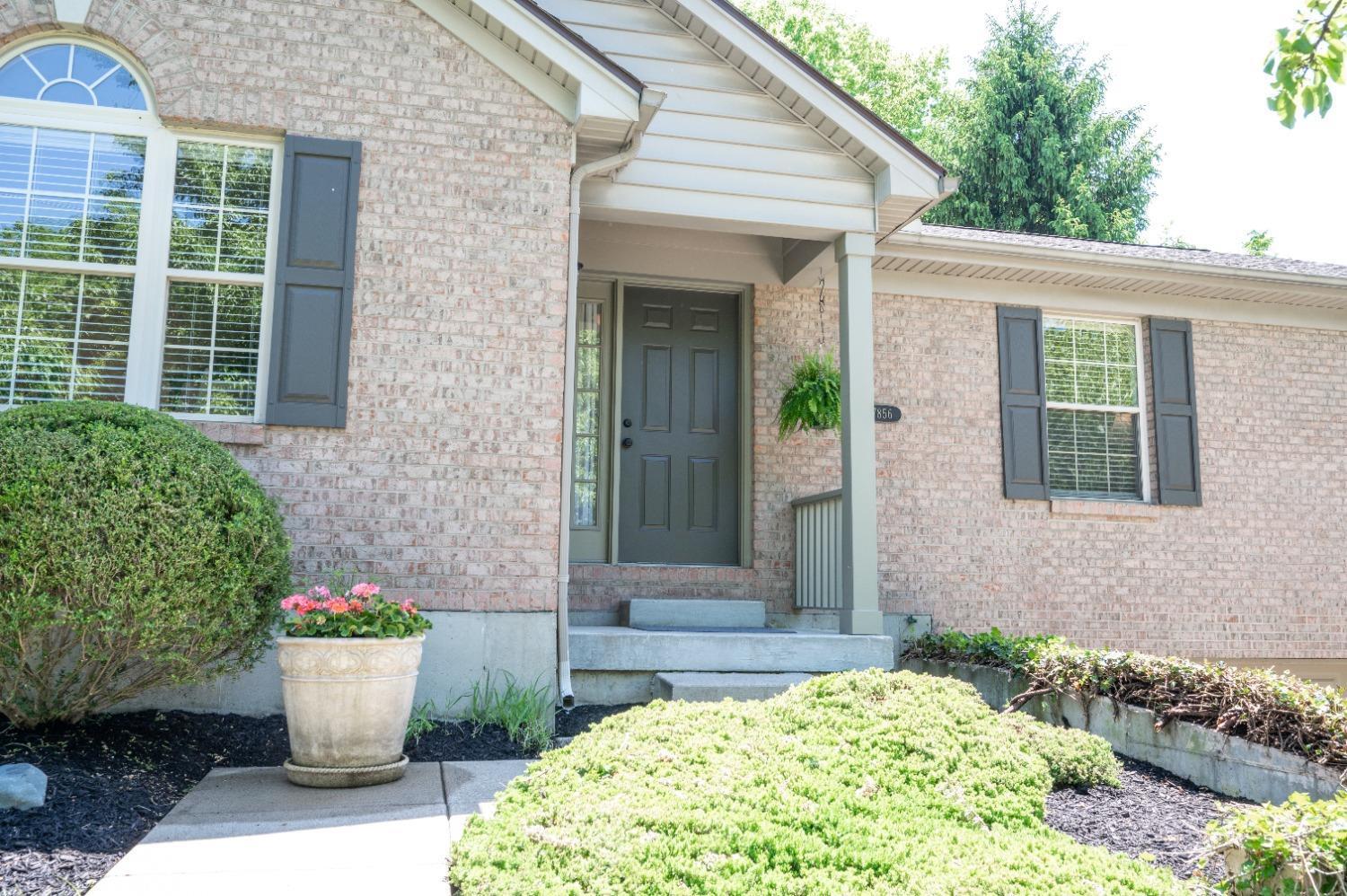 7856 Sheed Road Cincinnati, OH 45247 - Photo 3 of 50