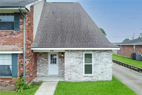 $174,000 | 318 Ormond Meadows Drive, Unit A, Destrehan, LA 70047