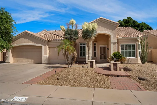 $725,000 | 1252 West Bruce Avenue, Gilbert, AZ 85233