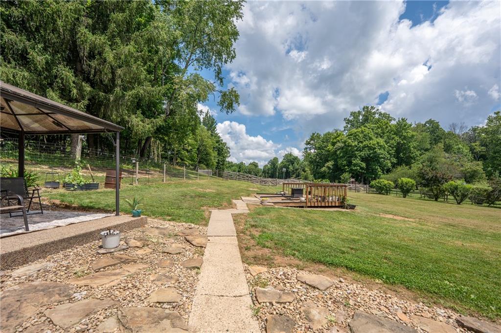 492 Mapletown Road Garards Fort, PA 15334 - Photo 6 of 26