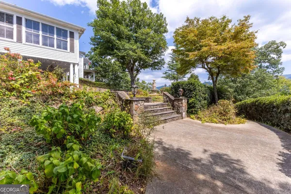 $995,000 | 205 Carolina Street, Dillard, GA 30537