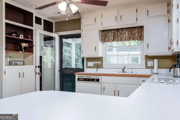 $995,000 | 205 Carolina Street, Dillard, GA 30537