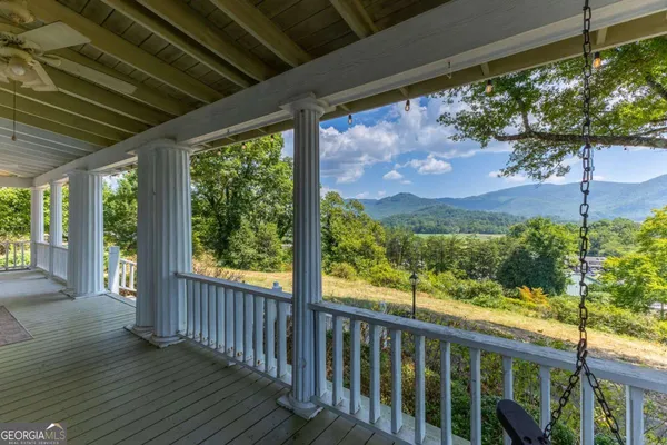 $995,000 | 205 Carolina Street, Dillard, GA 30537