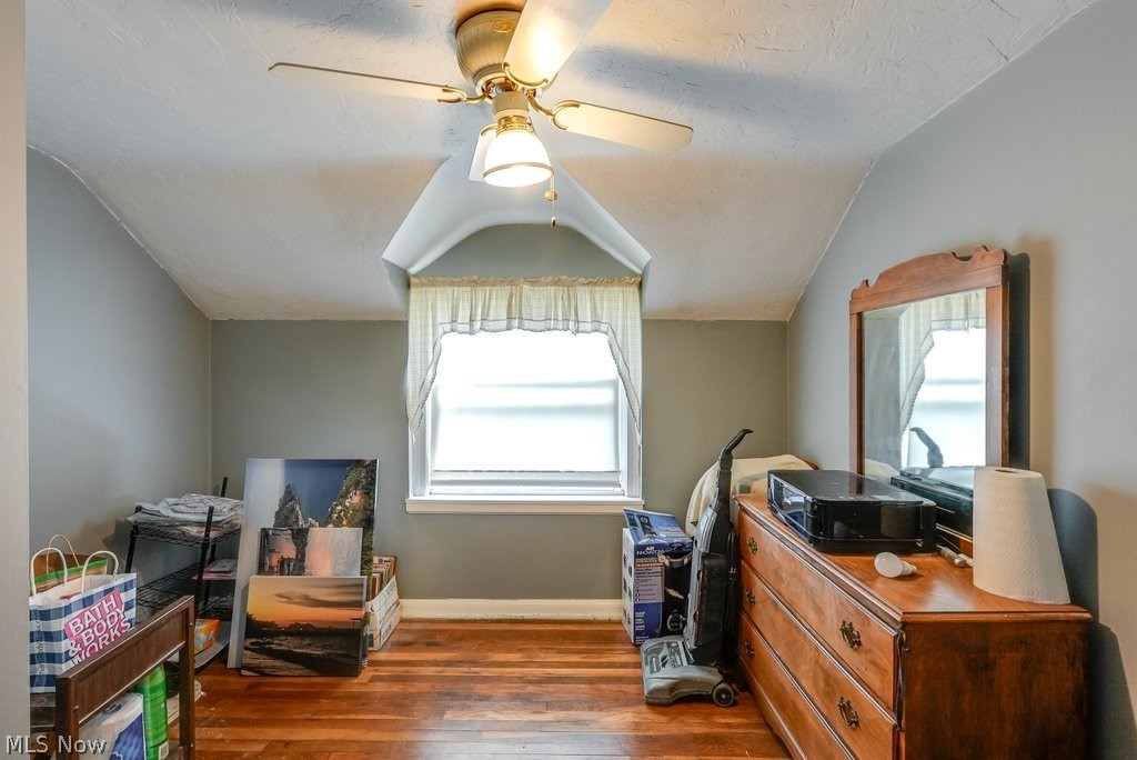 4528 Laurel Road Cleveland, OH 44121 - Photo 9 of 10