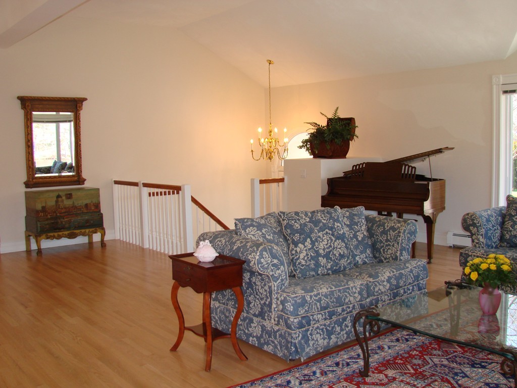 17 Pinewood Road Lynnfield, MA 01940 - Photo 8 of 28 Gallery Image 8