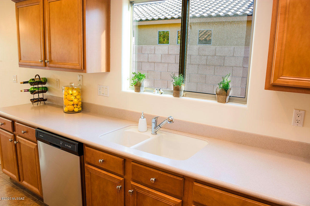 553 South Stone Bench Road Vail, AZ 85641 - Photo 4 of 27