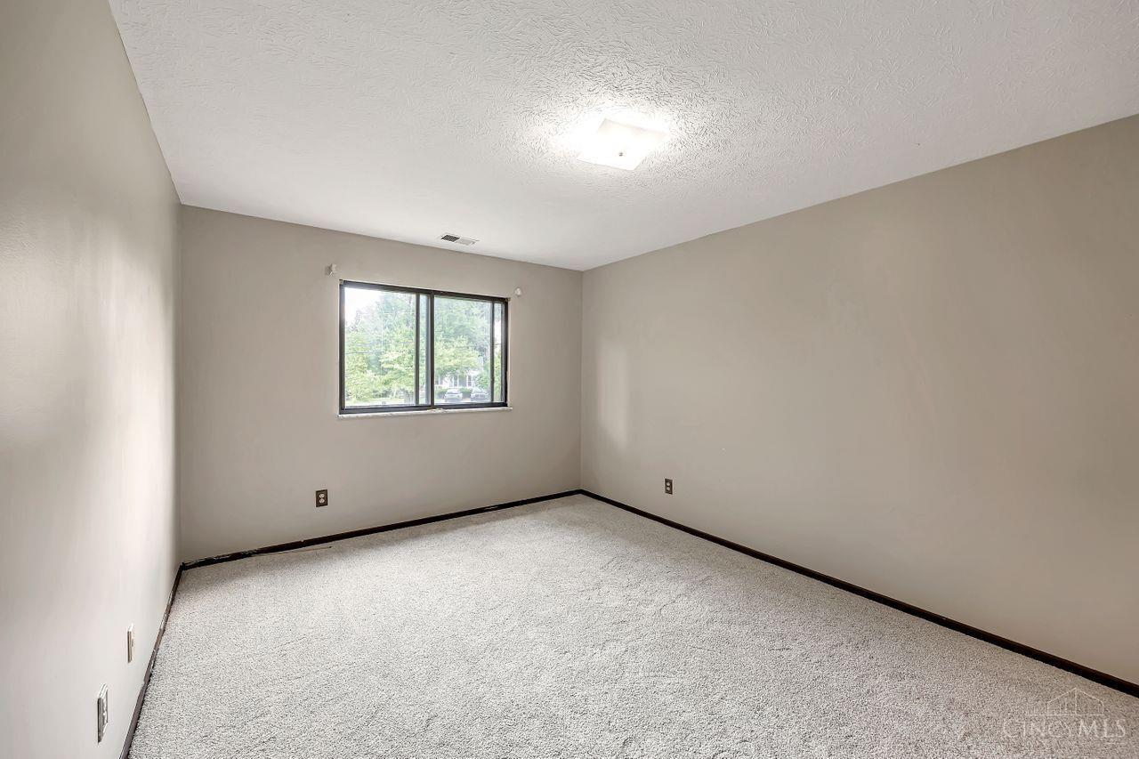 537 Davis Road, Unit 7 Cincinnati, OH 45255 - Photo 16 of 37 Gallery Image 16
