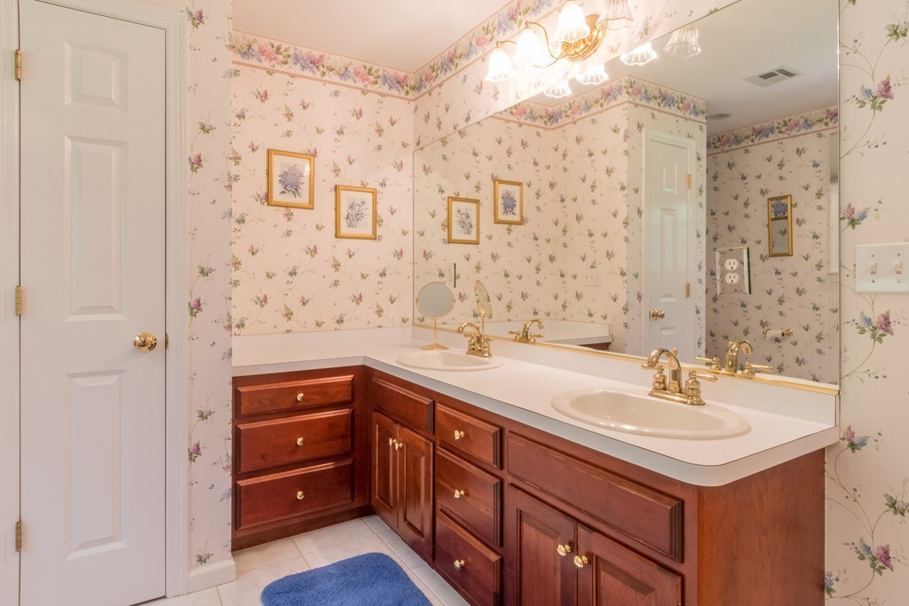 46 Holmes Street Needham, MA 02492 - Photo 19 of 21