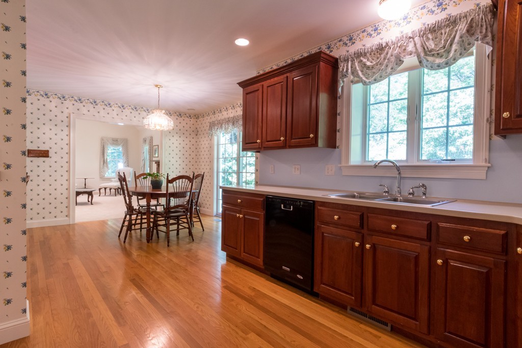 46 Holmes Street Needham, MA 02492 - Photo 5 of 21