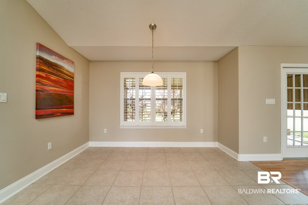 1055 Destin Avenue Foley, AL 36535 - Photo 9 of 26 Breakfast Area