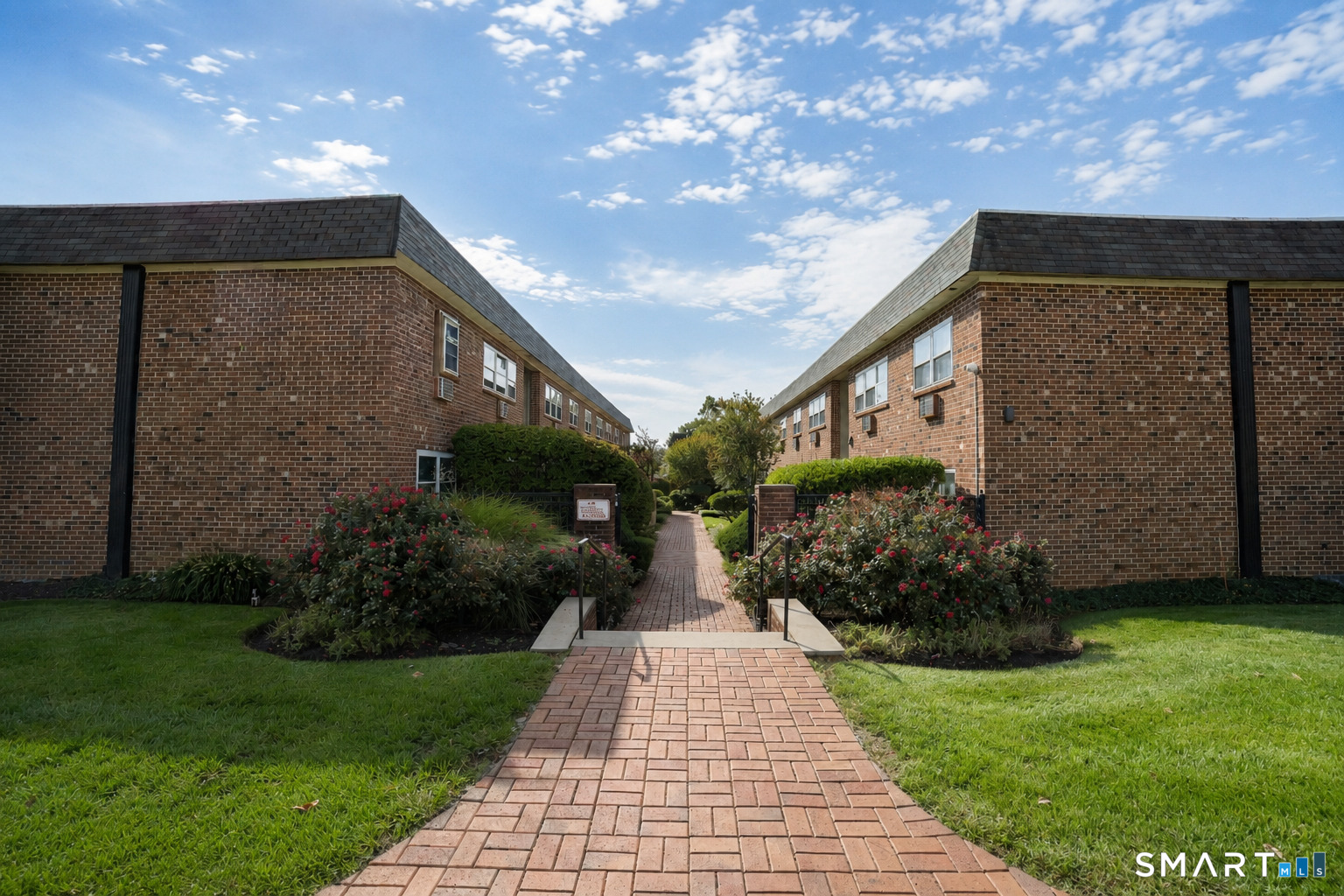 637 Cove Road, Unit D5 Stamford, CT 06902 - Photo 1 of 20