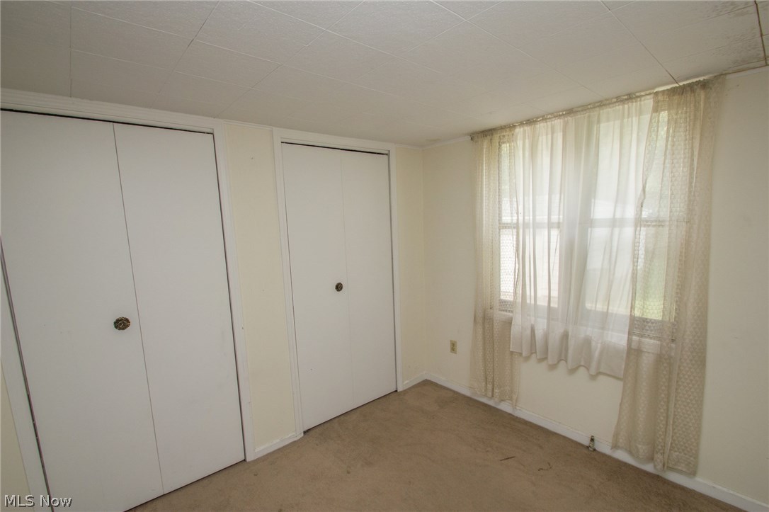2384 Ashurst Road University Heights, OH 44118 - Photo 8 of 28 Down dressing room