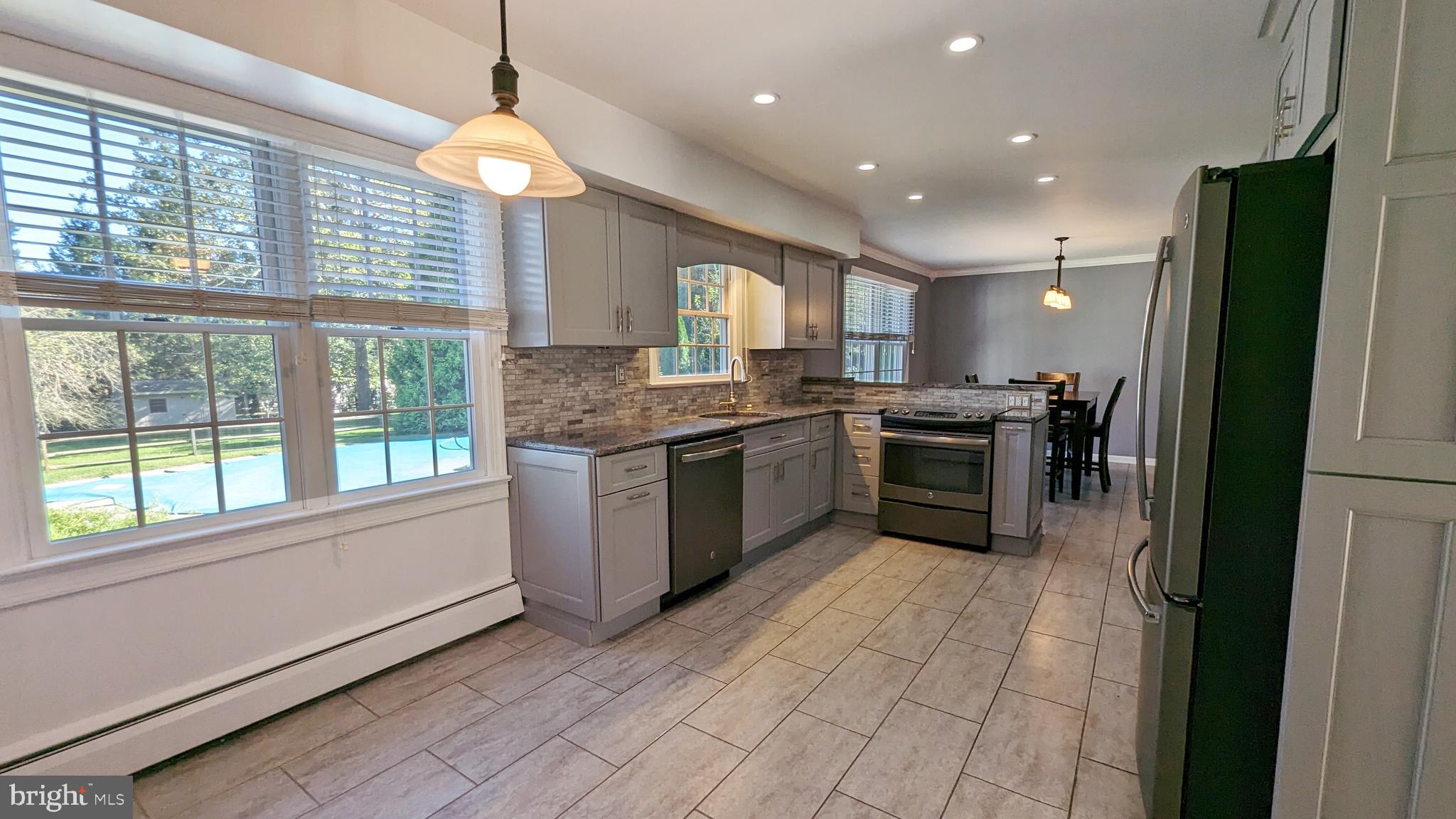 20 Valley View Drive Doylestown, PA 18901 - Photo 8 of 18 Large Updated Eat-In Kitchen