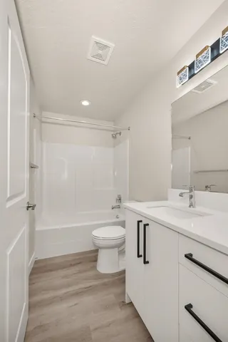 $5,800,000 | 11904-11905 East Spruce Lane, Spokane Valley, WA 99206