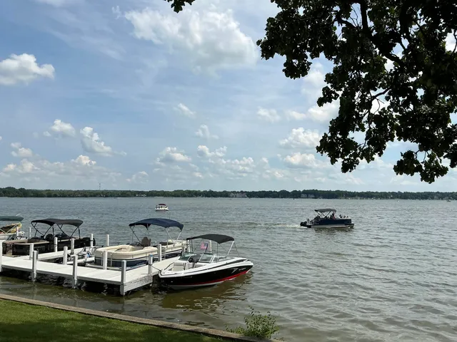 $43,900 | 2400 Geneva Street, Unit 1812, Delavan, WI 53115