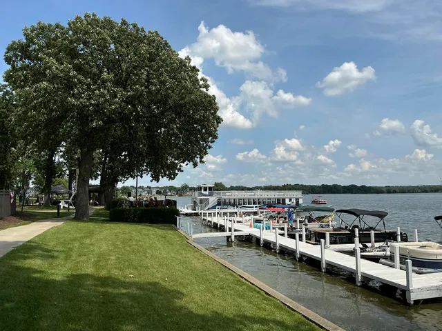 $43,900 | 2400 Geneva Street, Unit 1812, Delavan, WI 53115