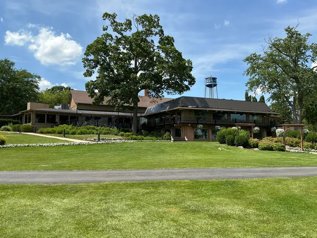 $43,900 | 2400 Geneva Street, Unit 1812, Delavan, WI 53115