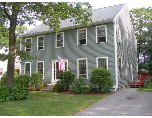 17 Field Street Maynard, MA 01754 - Photo 1 of 18 Gallery Image 1
