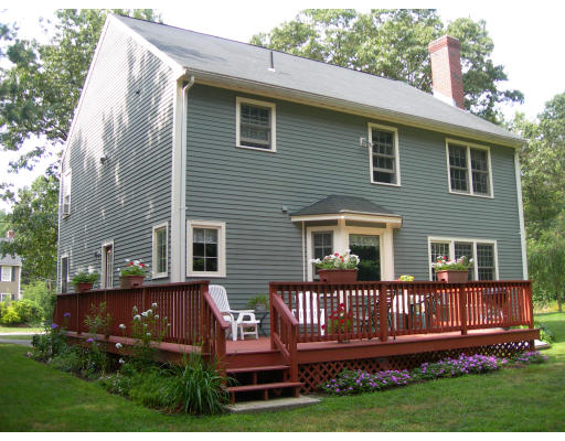 17 Field Street Maynard, MA 01754 - Photo 2 of 18 Gallery Image 2