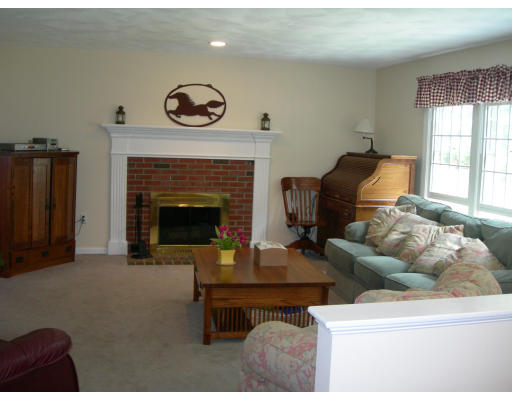 17 Field Street Maynard, MA 01754 - Photo 6 of 18 Gallery Image 6