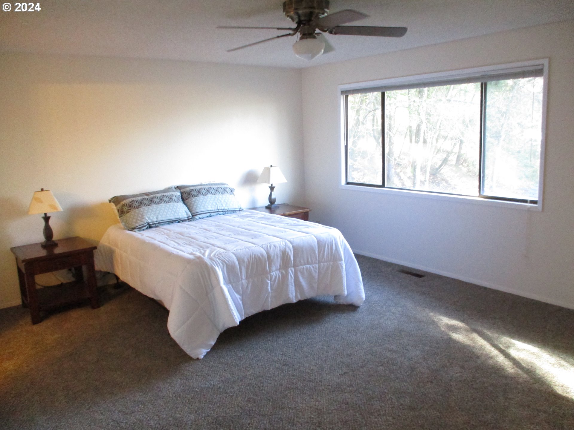 2207 Ridgeway Drive Eugene, OR 97401 - Photo 15 of 27 Bedroom, Primary