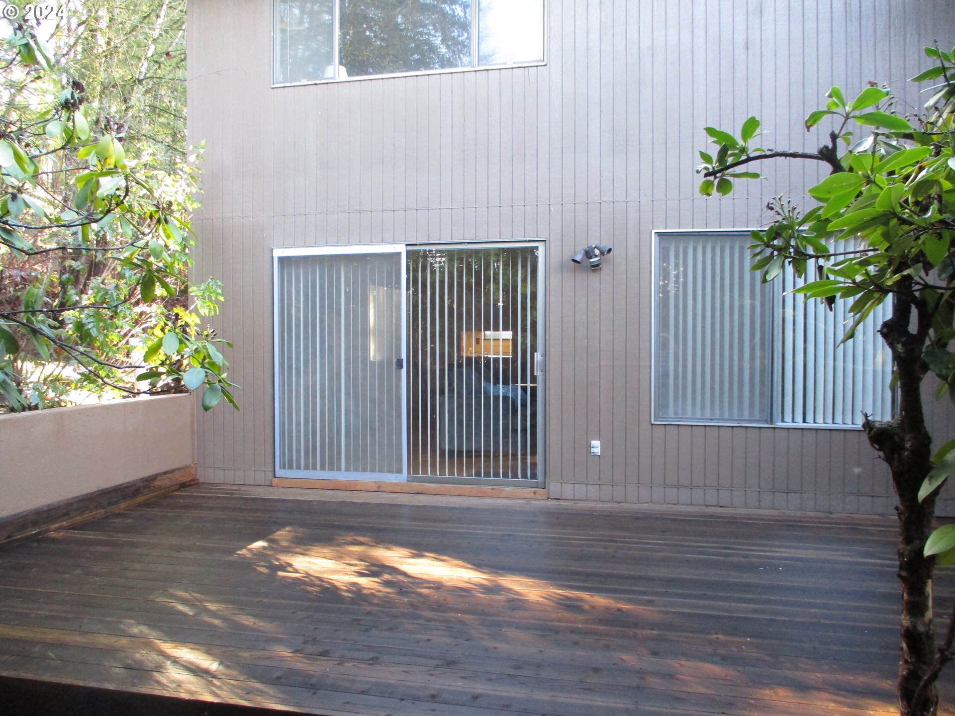 2207 Ridgeway Drive Eugene, OR 97401 - Photo 26 of 27 Deck