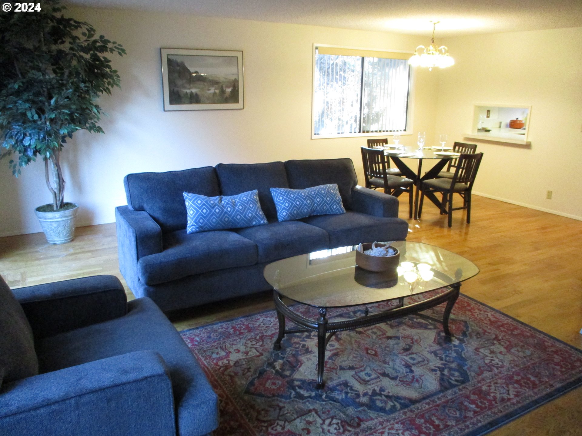 2207 Ridgeway Drive Eugene, OR 97401 - Photo 6 of 27 Living Room/Dining Room