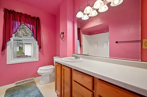 $324,900 | 11126 West Freistadt Road, Mequon, WI 53097