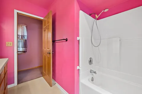 $324,900 | 11126 West Freistadt Road, Mequon, WI 53097