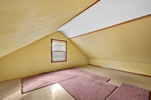 $324,900 | 11126 West Freistadt Road, Mequon, WI 53097